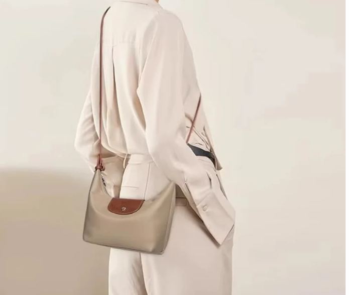 ÉLENA | Bolso mini de hombro estilo hobo