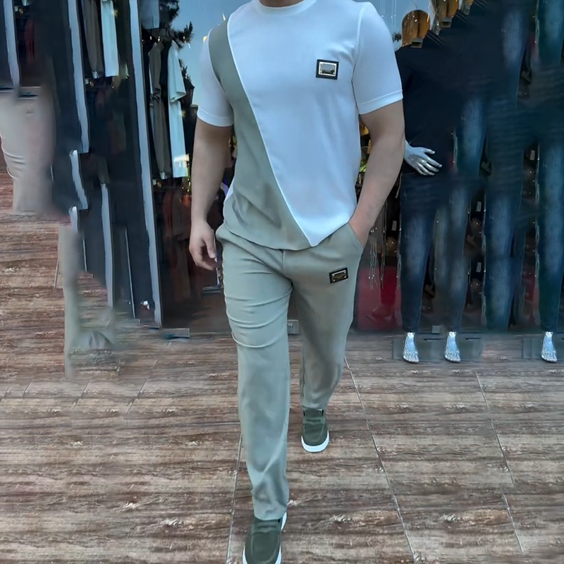 camiseta de cuello redondo y pantalón para hombre.